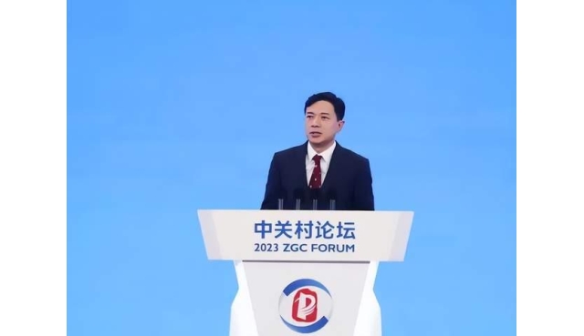 首谈AI失控：李彦宏说要先上牌桌，才能拥有话语权